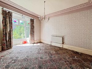 Lounge- click for photo gallery